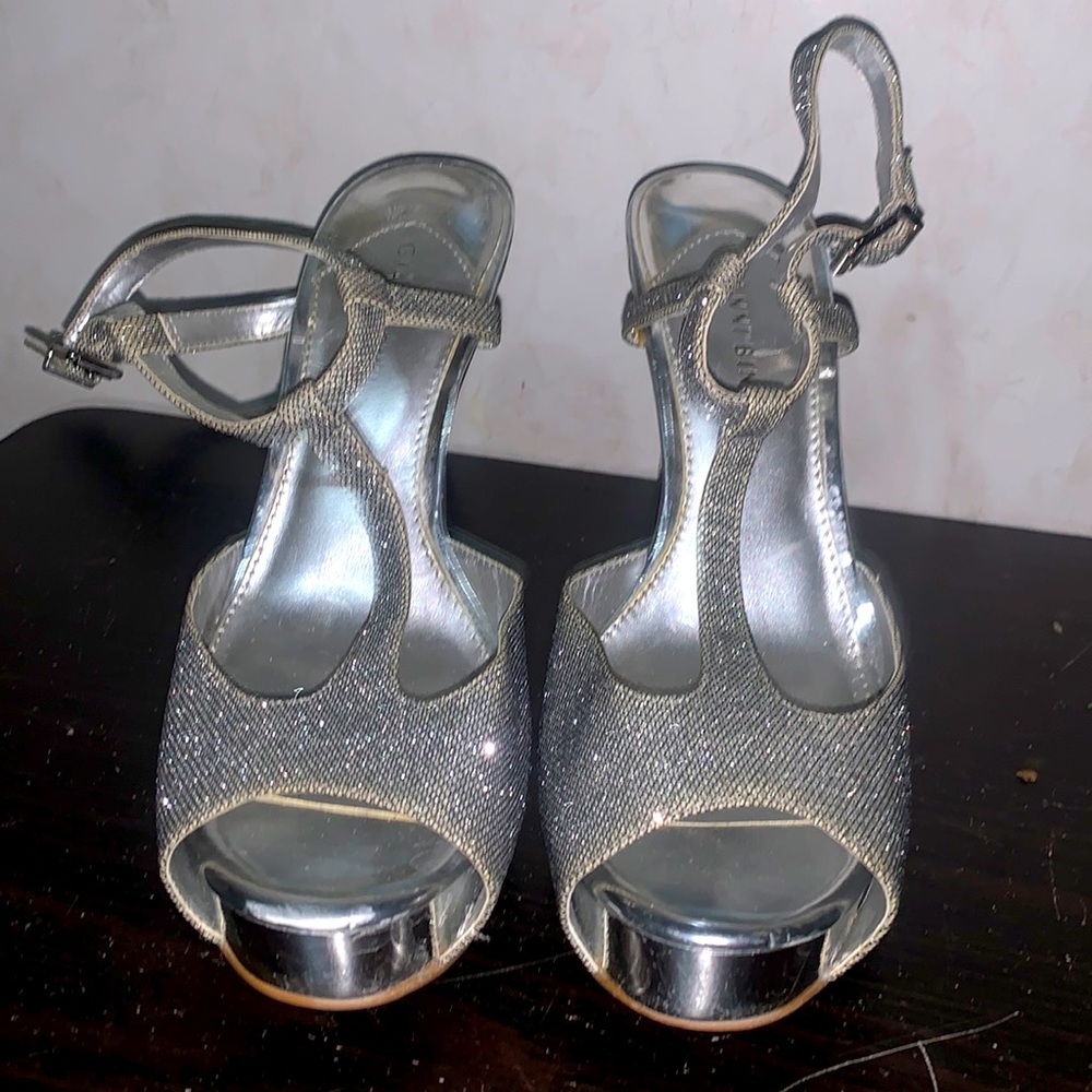 Gianni bini sparkly dillards high heels chrome heel size 10M